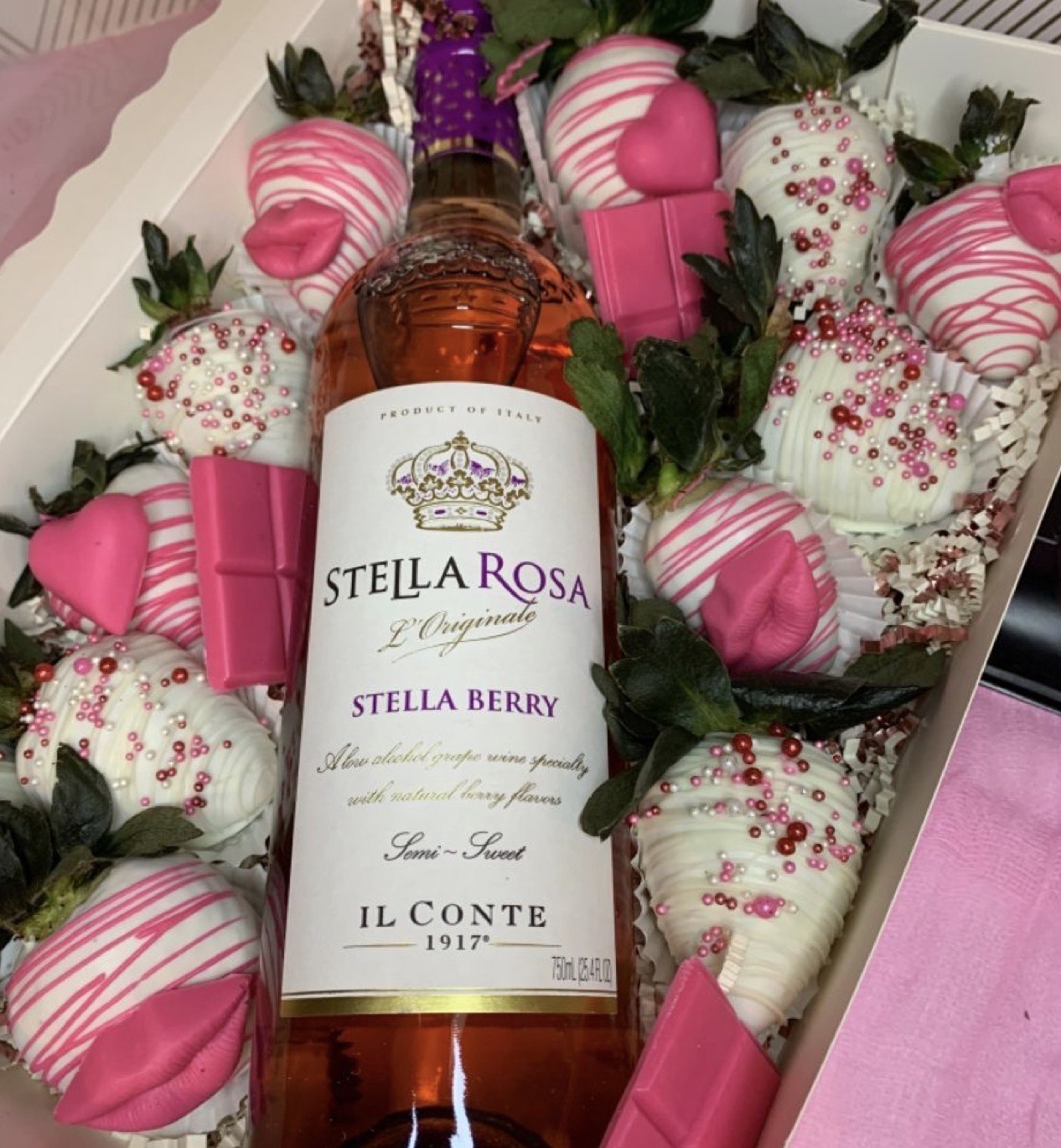 Wine & Dine Box Dozen w/o Roses